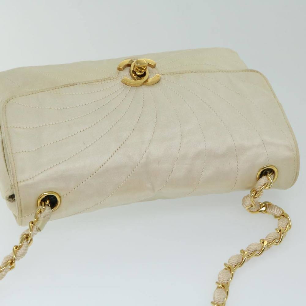 CHANEL Sac à Rabat Shoulder Bag - Picture 4 of 16